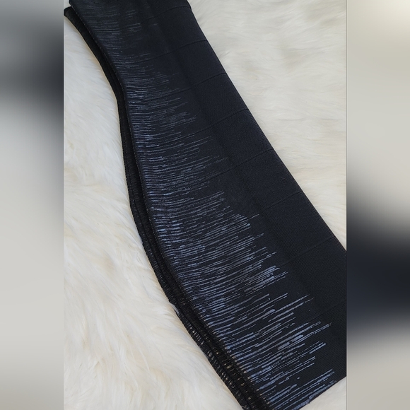 Guess Love Angels Bodycon Dress - Picture 6 of 10